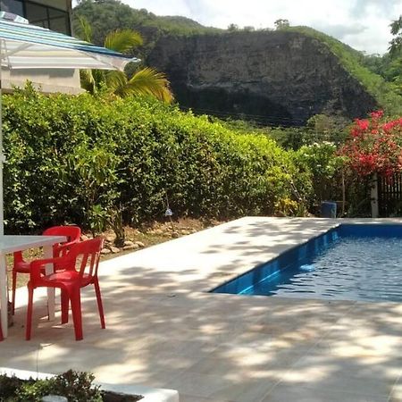 Casa Familiar Y De Descanso Villa Lorenza - Apulo Cund. Exterior foto