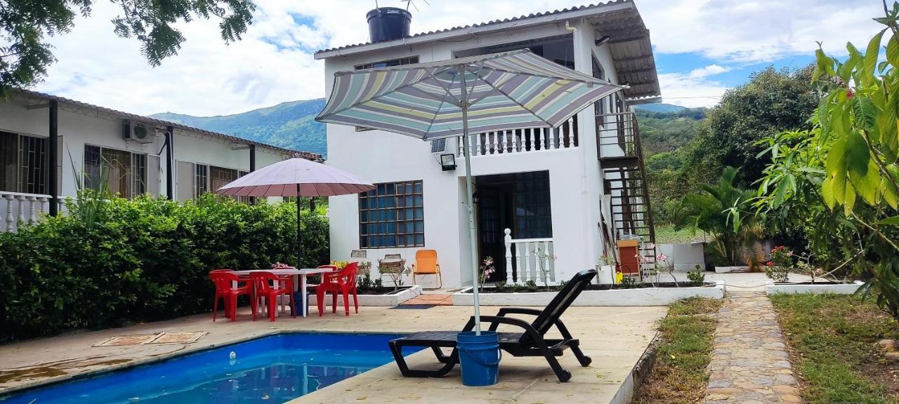 Casa Familiar Y De Descanso Villa Lorenza - Apulo Cund. Exterior foto